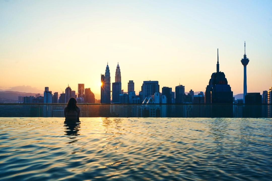 Regalia Suites Infinity Pool 吉隆坡 外观 照片