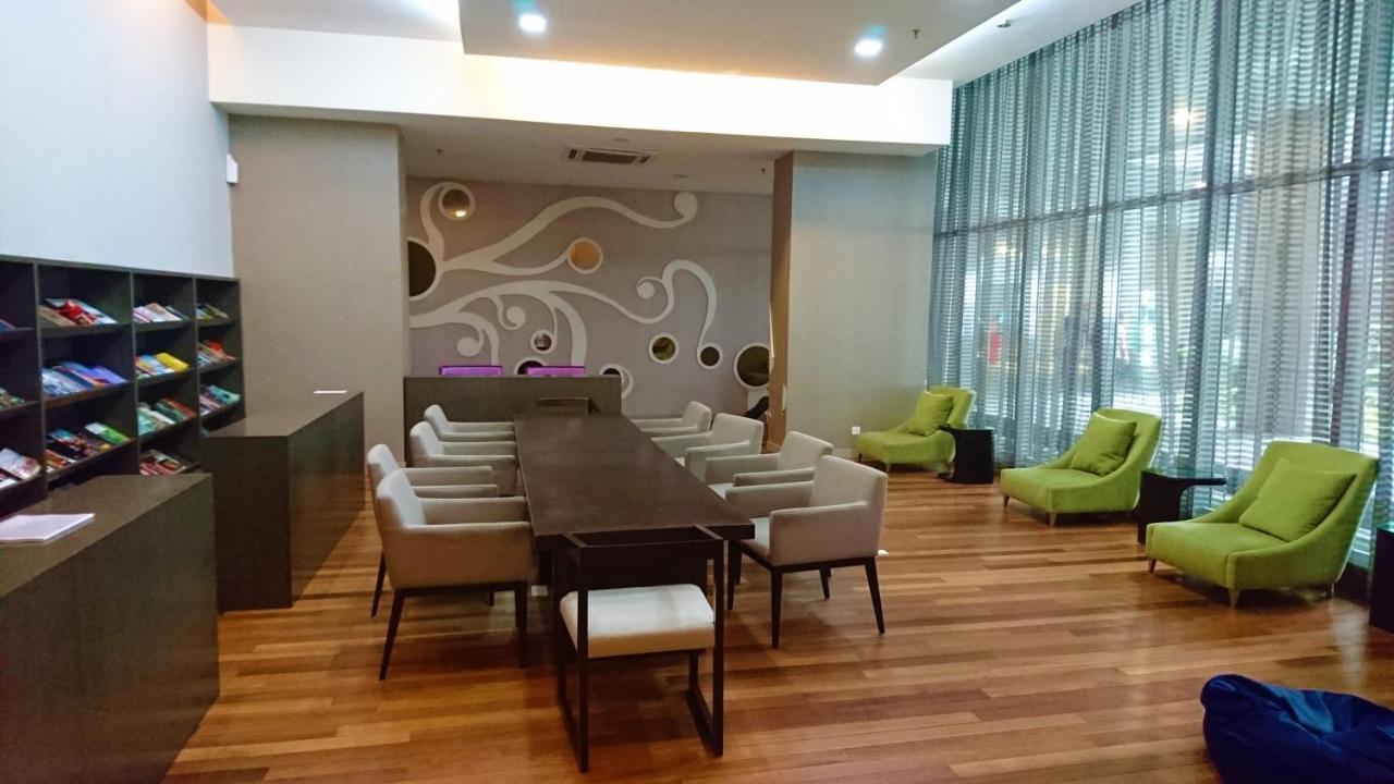 Regalia Suites Infinity Pool 吉隆坡 外观 照片