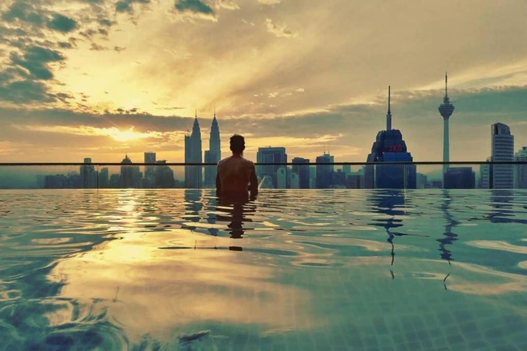 Regalia Suites Infinity Pool 吉隆坡 外观 照片