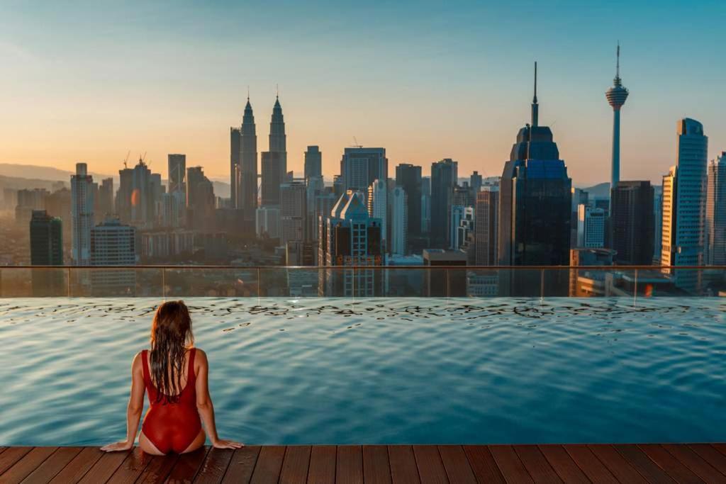 Regalia Suites Infinity Pool 吉隆坡 外观 照片